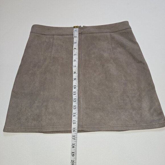 Fashion On Earth Faux Suede Mini Skirt Front Buttons Pockets Large Beige FE22F87 - Picture 4 of 7